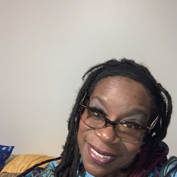 Meet your Posher, Carol - Picture 3 of 6